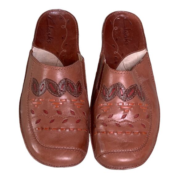 Clarks Leather Artesian Slip On Embroidered Mules Size 7.5 - Picture 1 of 5